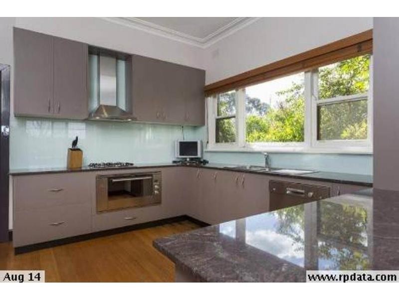 20 Harkness Street, Quarry Hill VIC 3550