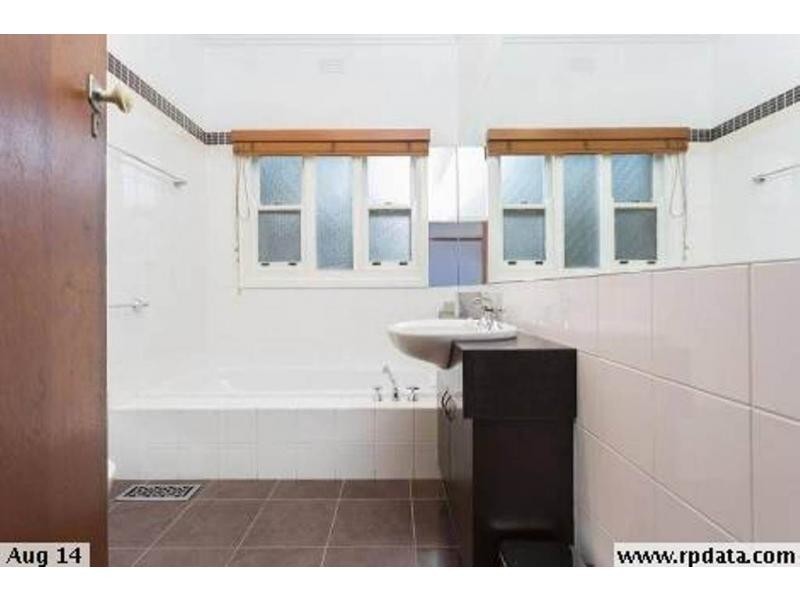 20 Harkness Street, Quarry Hill VIC 3550