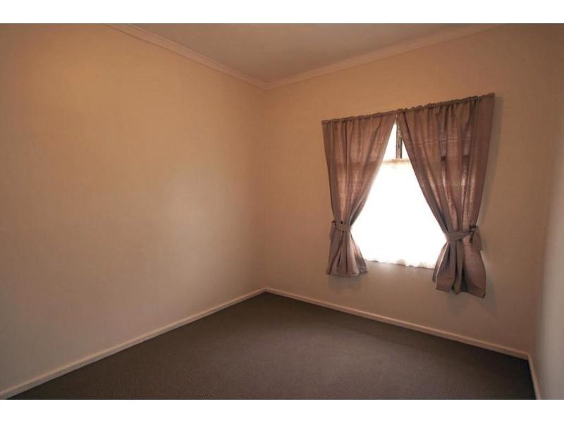 16 Putnam Avenue, Strathdale VIC 3550