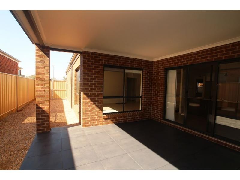 5 Lena Place, Strathfieldsaye VIC 3551