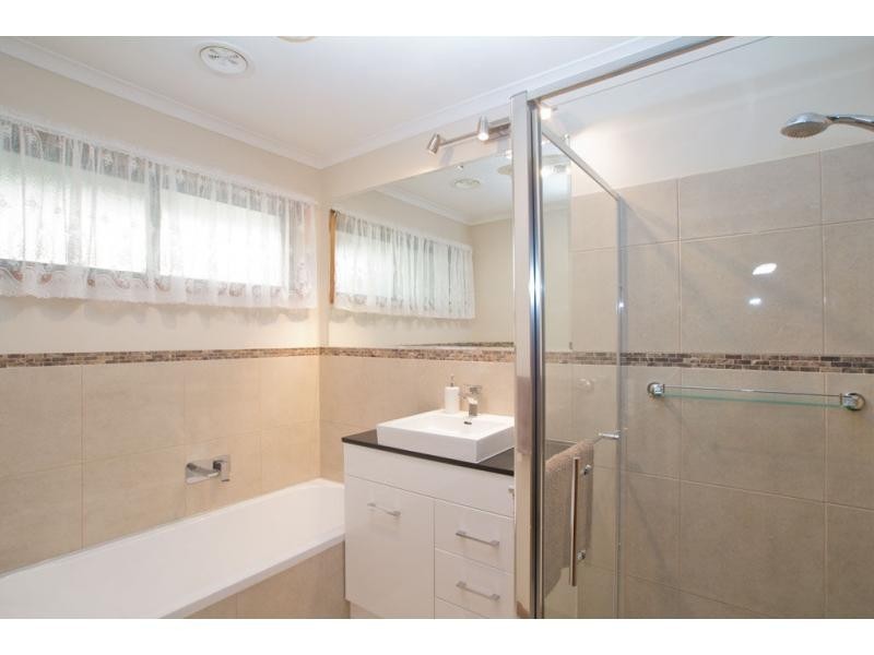 244 Mackenzie Street West, Kangaroo Flat VIC 3555