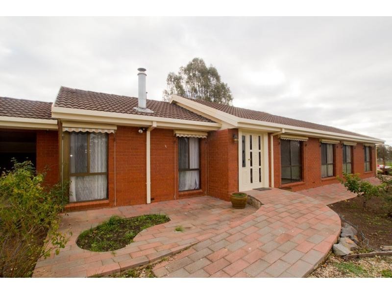 6 Airey Street, Huntly VIC 3551