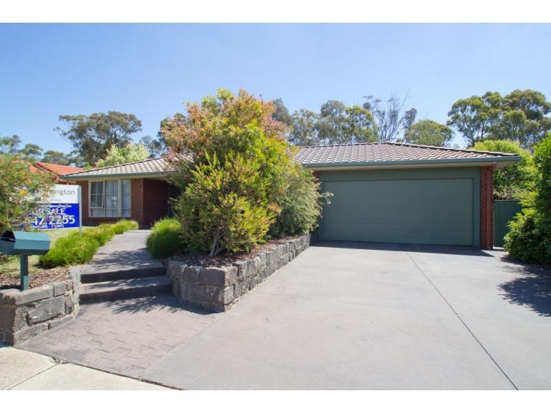 11 Edwina Court, Spring Gully VIC 3550