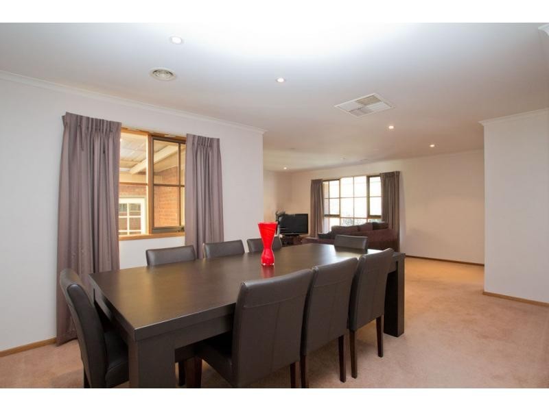 11 Edwina Court, Spring Gully VIC 3550