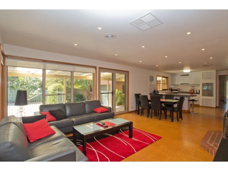 11 Edwina Court, Spring Gully VIC 3550