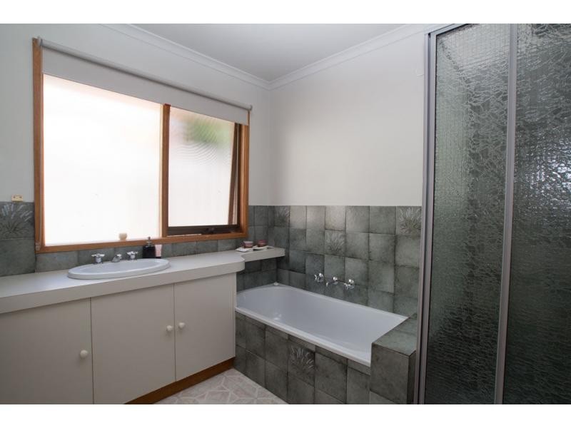 11 Edwina Court, Spring Gully VIC 3550