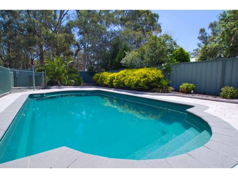 11 Edwina Court, Spring Gully VIC 3550