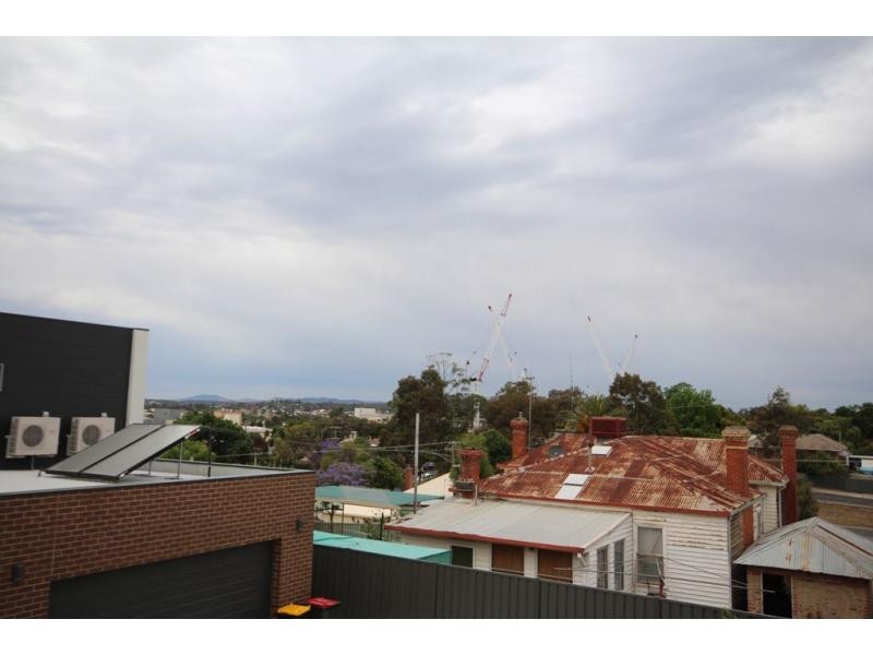 Villa 5/3 Ryan Street, North Bendigo VIC 3550