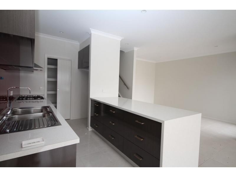 Villa 5/3 Ryan Street, North Bendigo VIC 3550