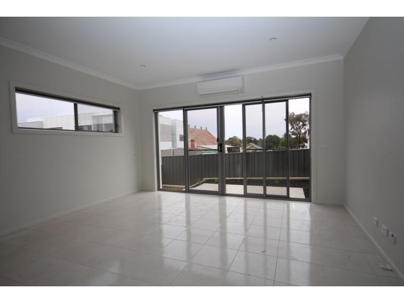 Villa 5/3 Ryan Street, North Bendigo VIC 3550