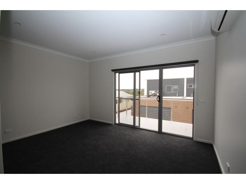 Villa 5/3 Ryan Street, North Bendigo VIC 3550