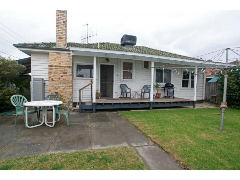 8 Derna Court, Golden Square VIC 3555