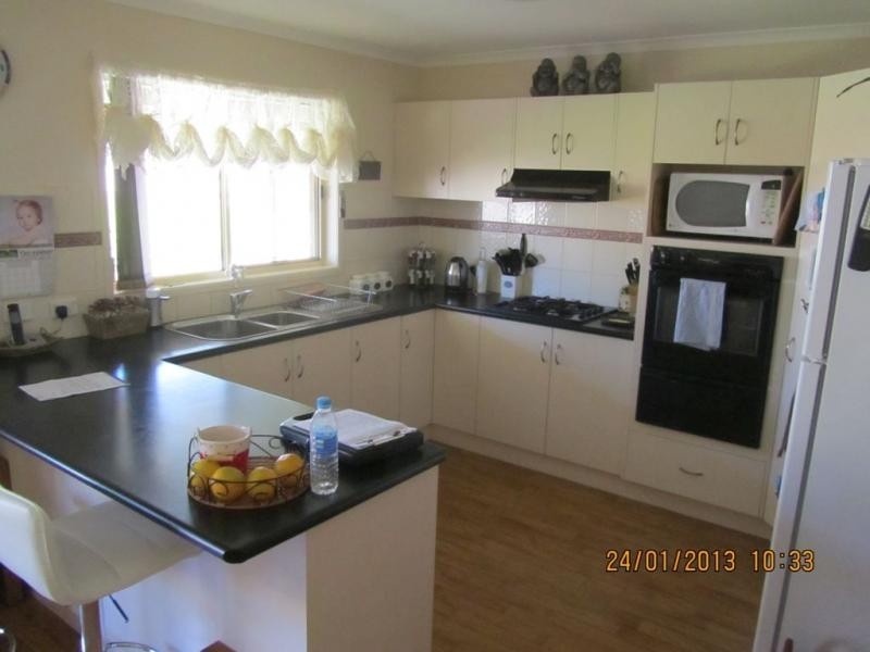 18 Ross Street, White Hills VIC 3550