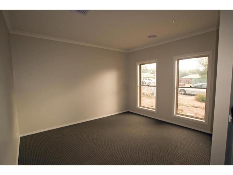 29 Elwood Street, Golden Square VIC 3555
