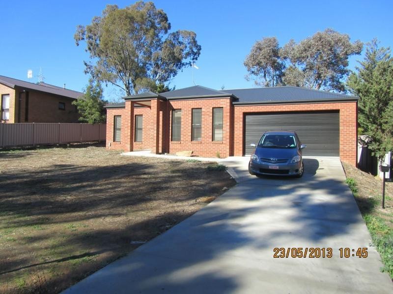 28 Friswell Avenue, Flora Hill VIC 3550