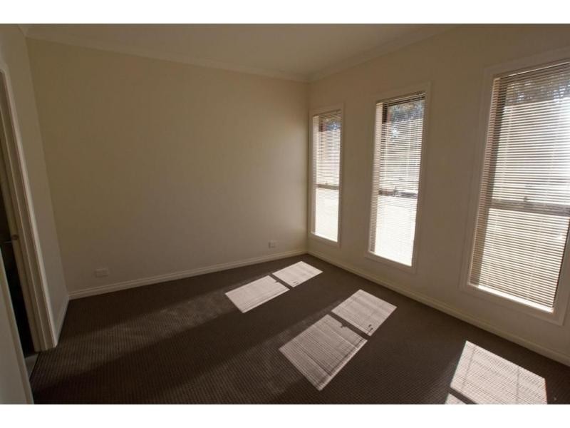 28 Friswell Avenue, Flora Hill VIC 3550