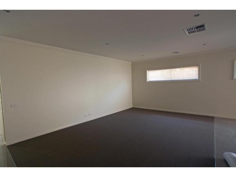 28 Friswell Avenue, Flora Hill VIC 3550
