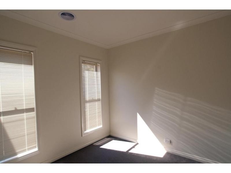 28 Friswell Avenue, Flora Hill VIC 3550