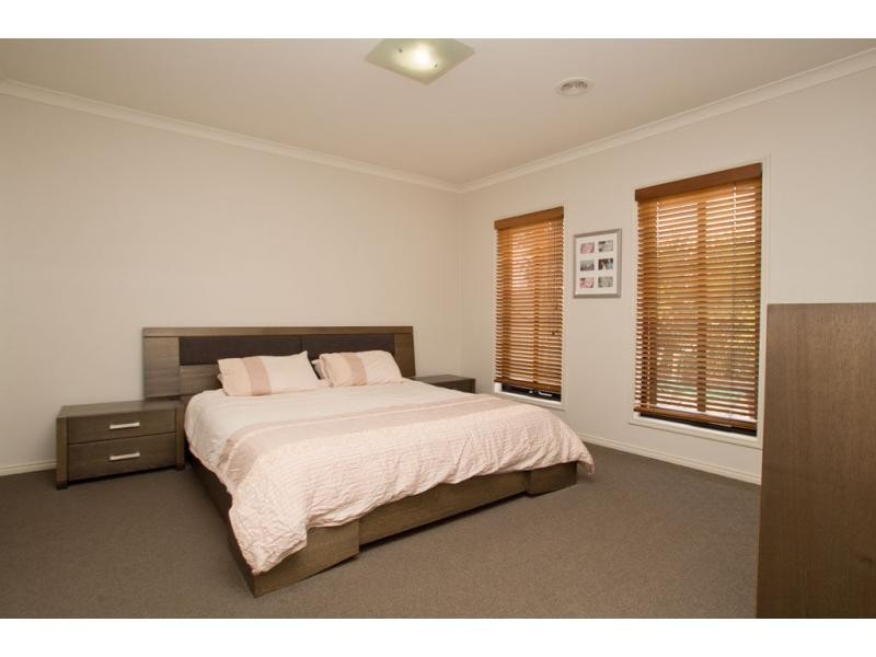 13 Manna Gum Drive, Epsom VIC 3551