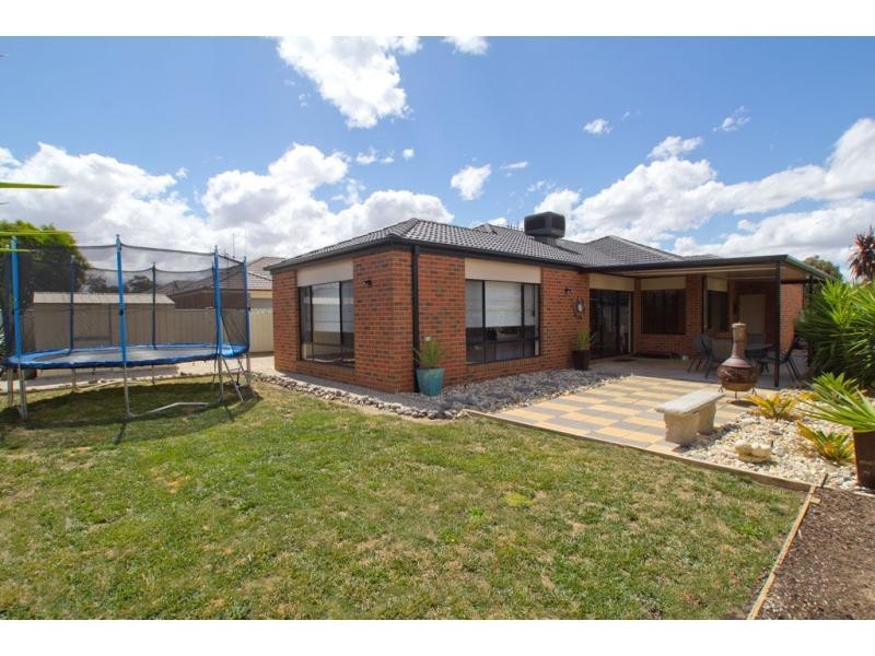 13 Manna Gum Drive, Epsom VIC 3551