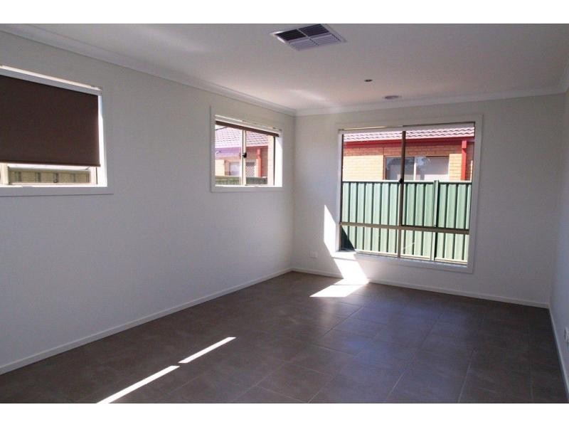 4 Trinity Way, Ascot VIC 3551