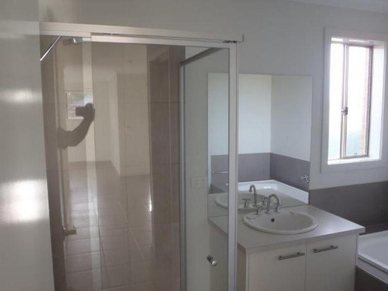 4 Trinity Way, Ascot VIC 3551