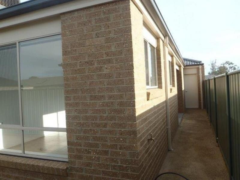 4 Trinity Way, Ascot VIC 3551