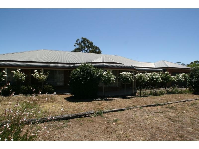 73 Pioneer Drive, Maiden Gully VIC 3551