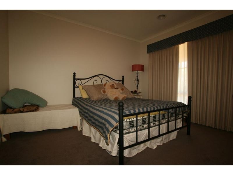 73 Pioneer Drive, Maiden Gully VIC 3551