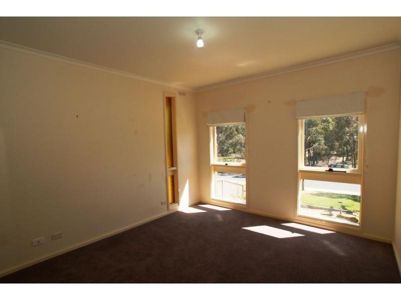 .30 Friswell Avenue, Flora Hill VIC 3550