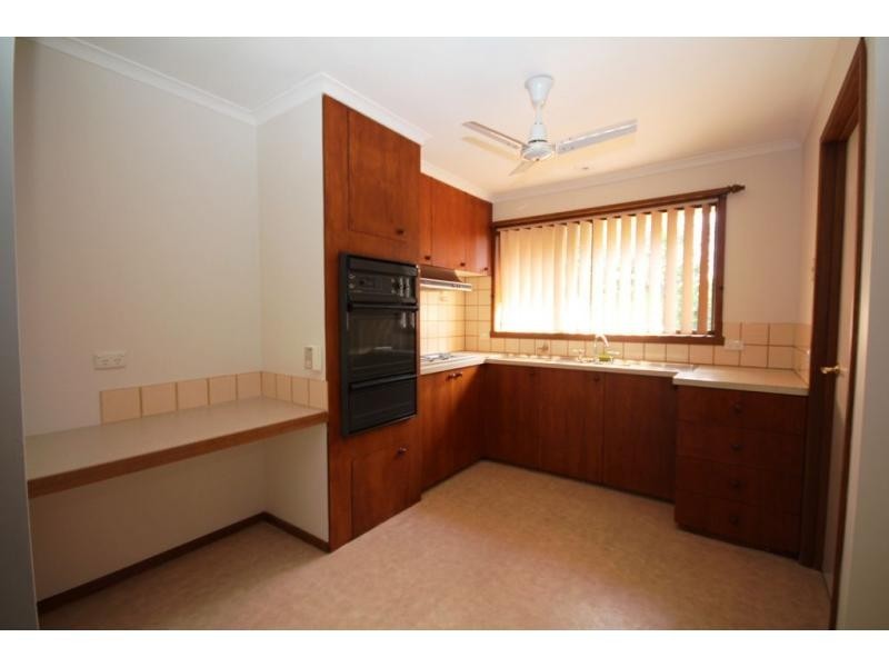 Villa 2/.16 Butcher Street, Strathdale VIC 3550