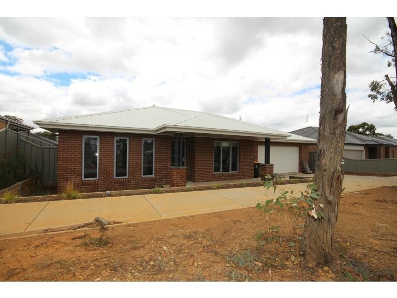 22 Futura Avenue, Kangaroo Flat VIC 3555