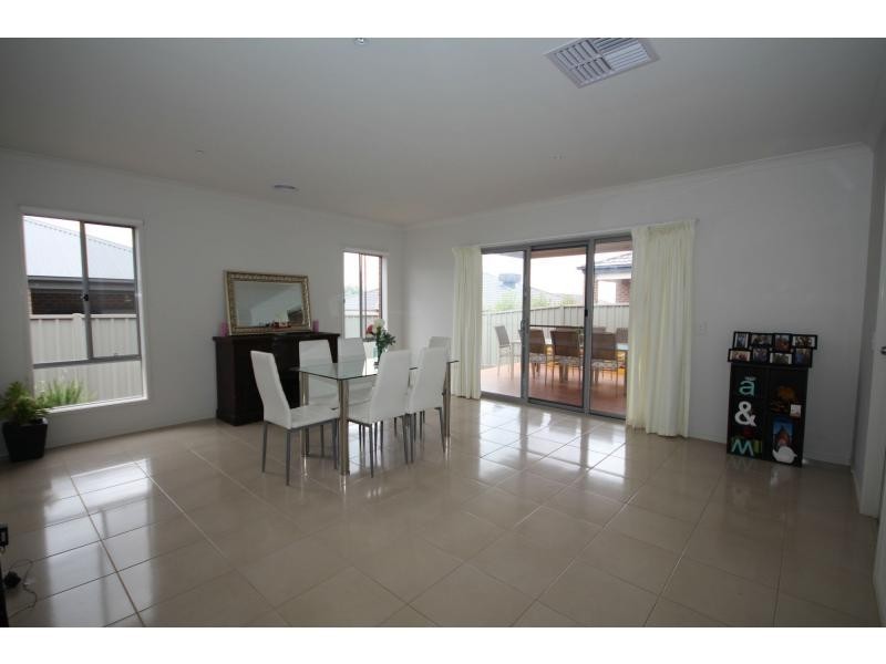 22 Futura Avenue, Kangaroo Flat VIC 3555