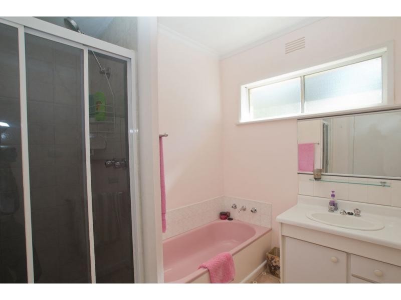 73 Retreat Road, Spring Gully VIC 3550