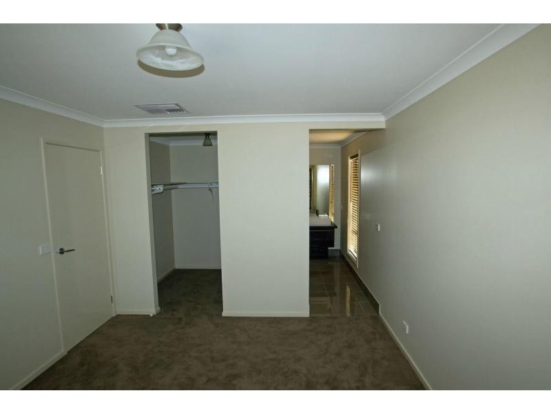 16 Tununga Circuit, Kangaroo Flat VIC 3555