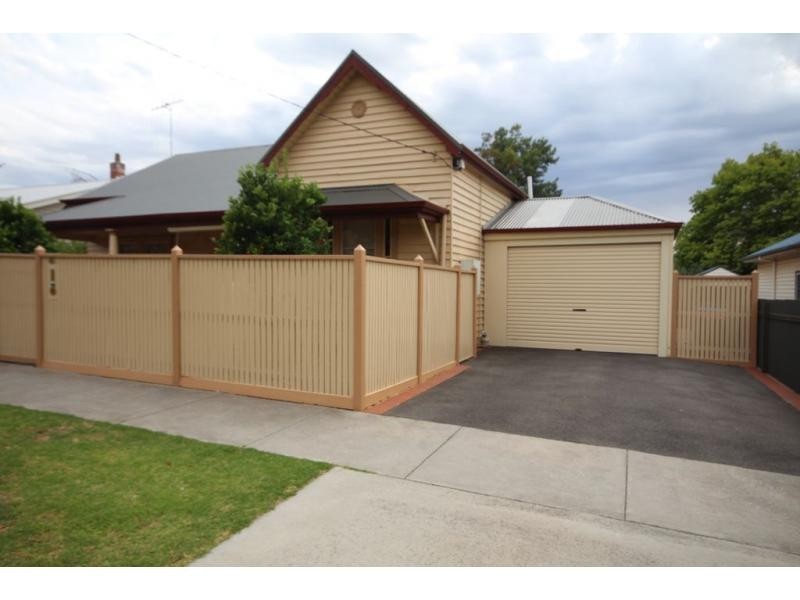 41 Reginald Street, Quarry Hill VIC 3550