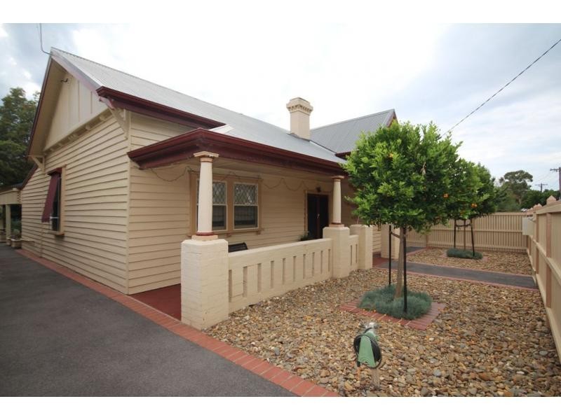 41 Reginald Street, Quarry Hill VIC 3550