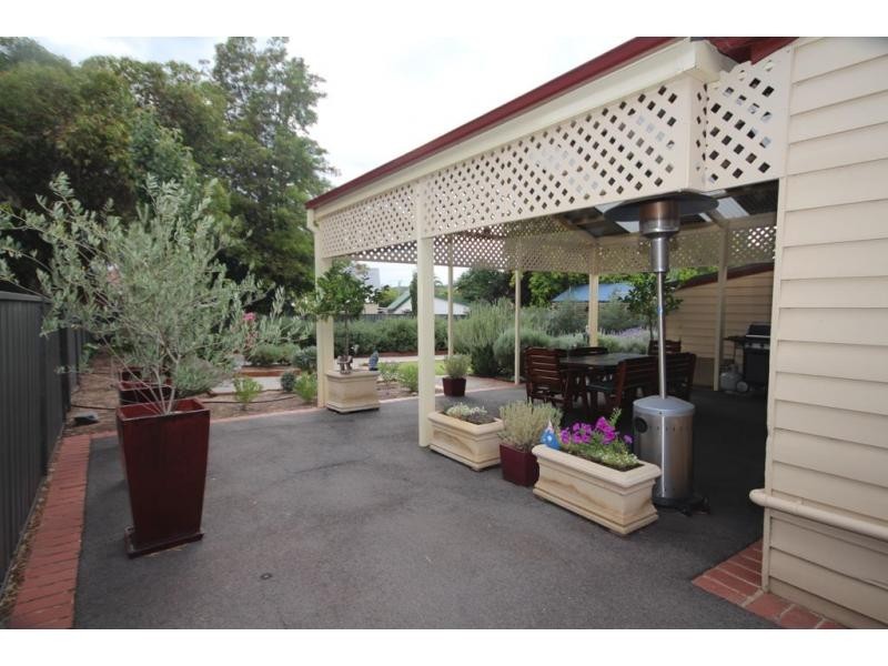 41 Reginald Street, Quarry Hill VIC 3550