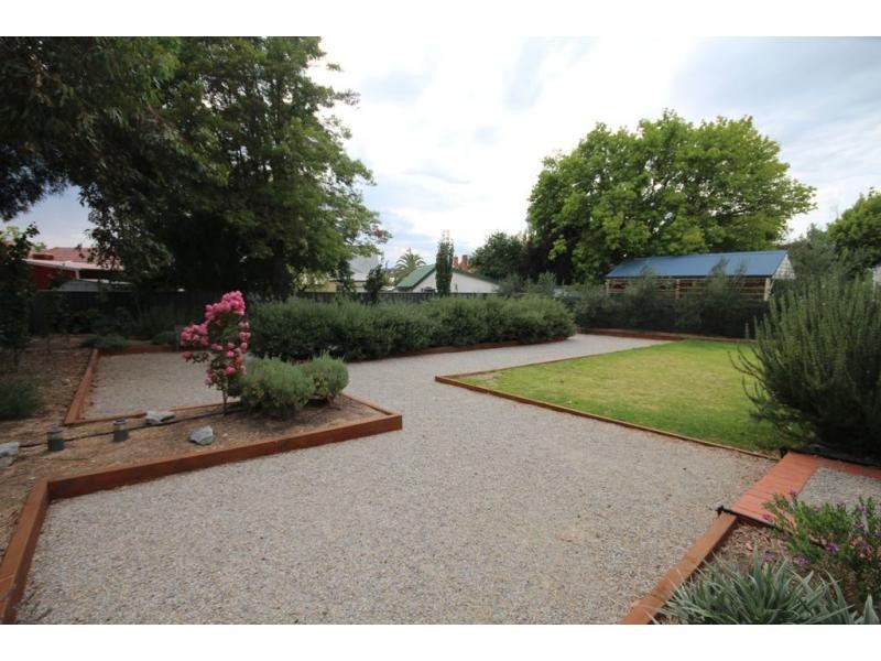 41 Reginald Street, Quarry Hill VIC 3550