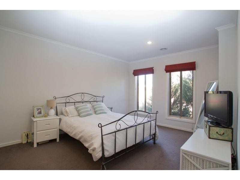 1 Manna Gum Drive, Epsom VIC 3551