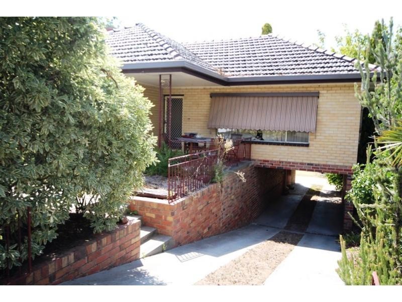 3 Carpenter Street, Quarry Hill VIC 3550