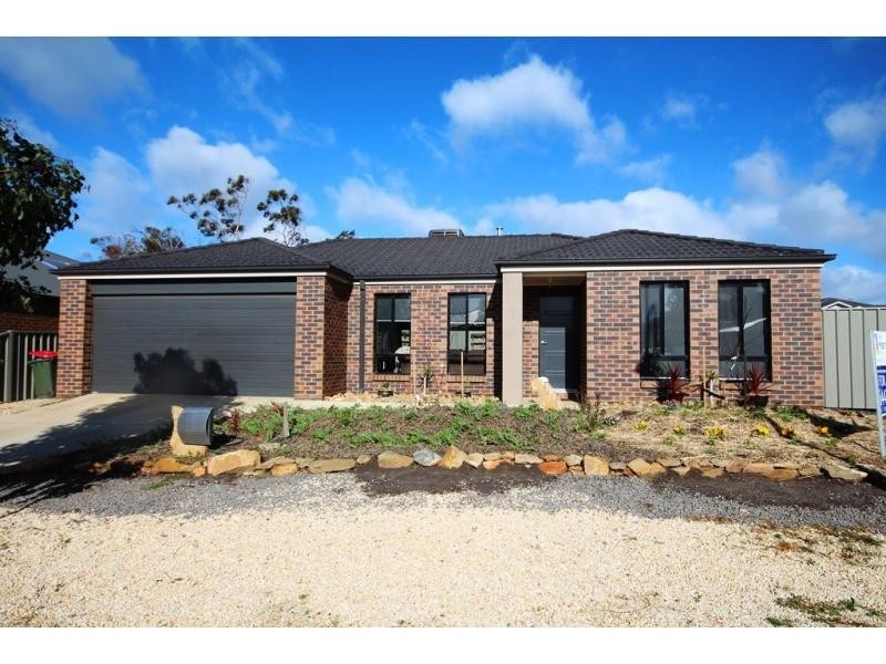 21 Akins Rise, Golden Square VIC 3555