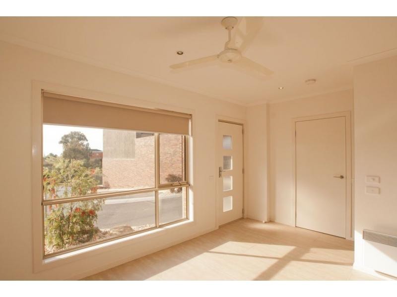 Villa 6/4 Delbridge Street, Golden Square VIC 3555