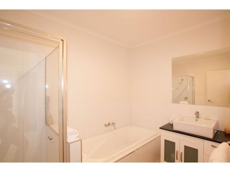Villa 6/4 Delbridge Street, Golden Square VIC 3555