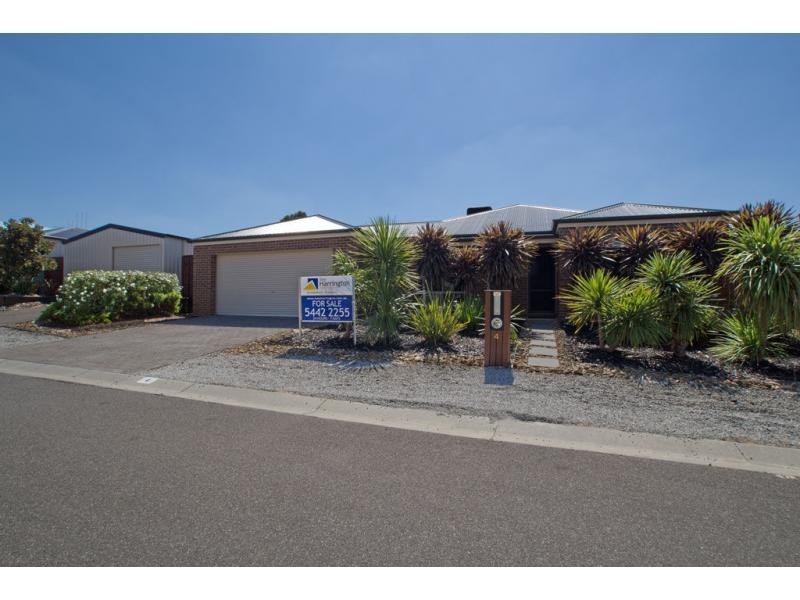 4 Park Terrace, Kangaroo Flat VIC 3555