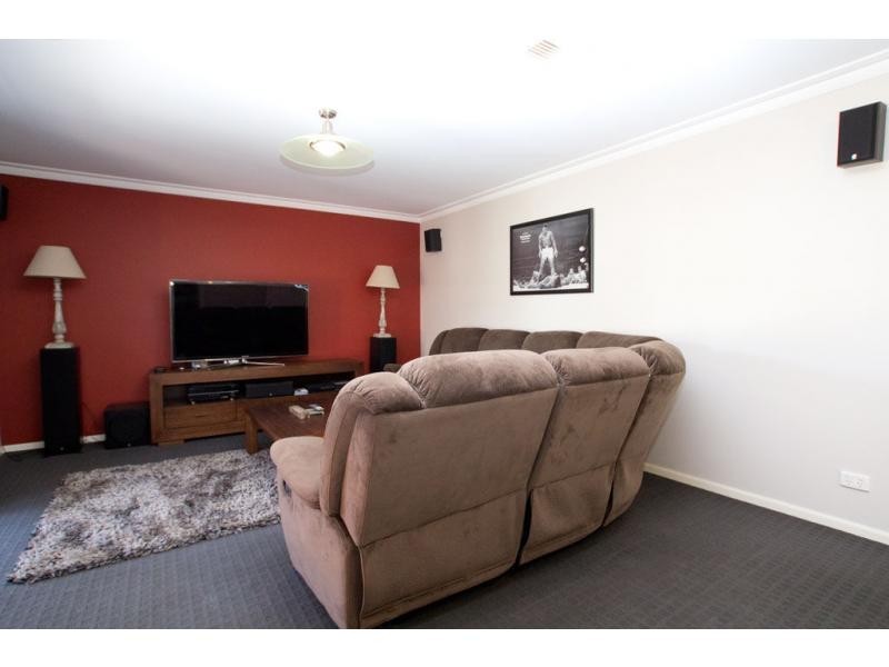 4 Park Terrace, Kangaroo Flat VIC 3555