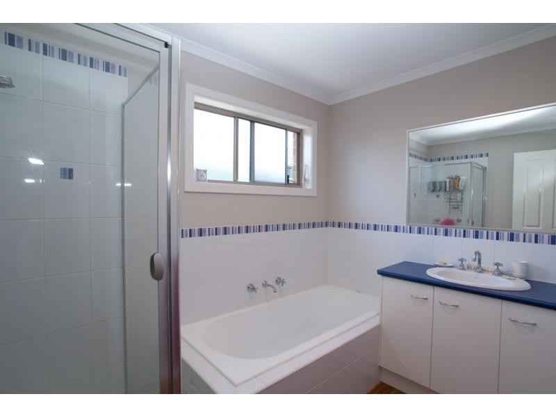 4 Park Terrace, Kangaroo Flat VIC 3555