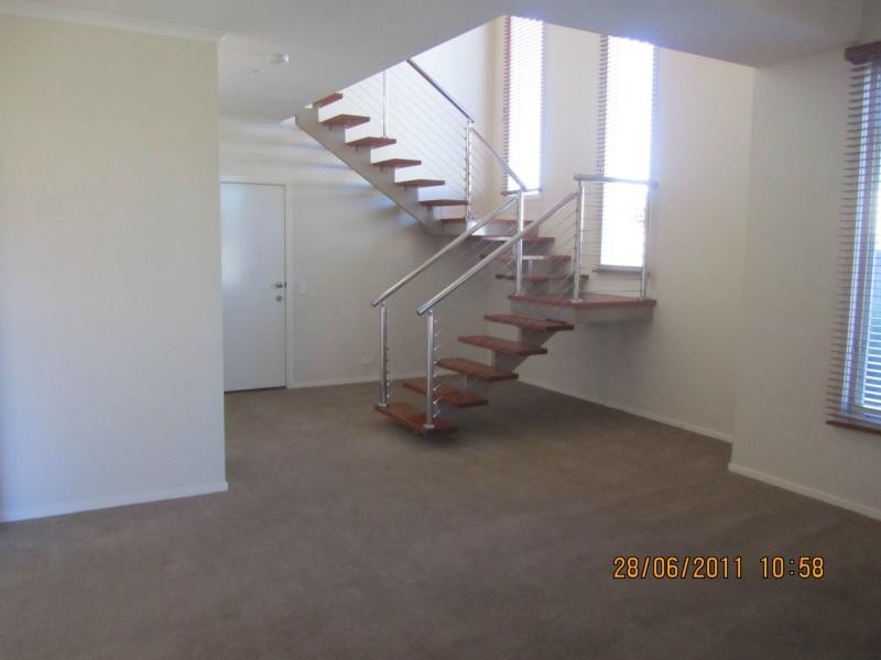 1/105 Sternberg Street, Kennington VIC 3550