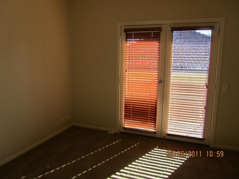 1/105 Sternberg Street, Kennington VIC 3550