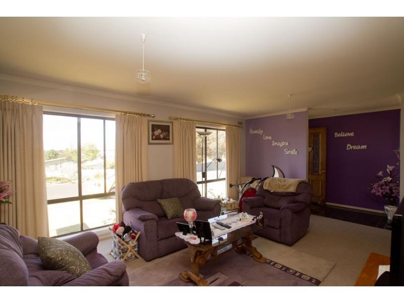 15 McGowan Street, California Gully VIC 3556